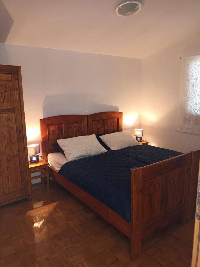 Apartmani Sikic Metajna Exterior foto